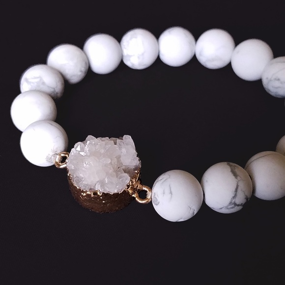 Jewelry - Druzy Stone Beaded Stretch Bracelet White Marble